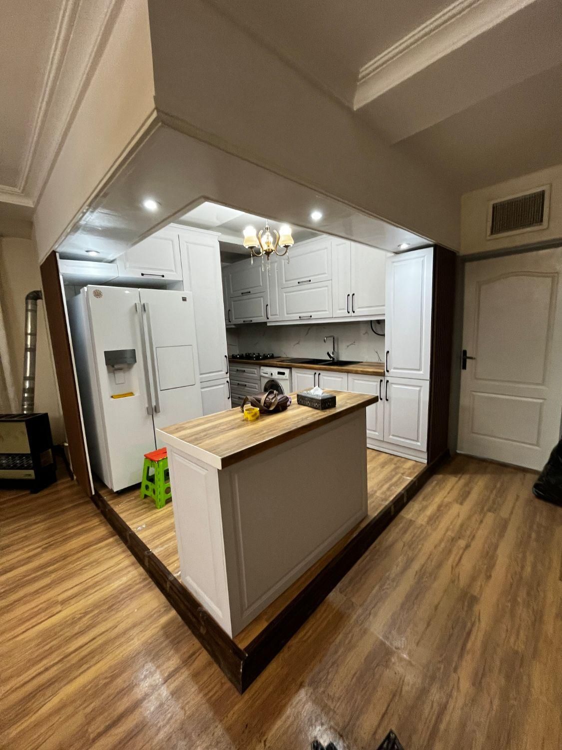 کابینت نئوکلاسیک با صفحه بلوط|مصالح و تجهیزات ساختمان|اندیشه, |دیوار