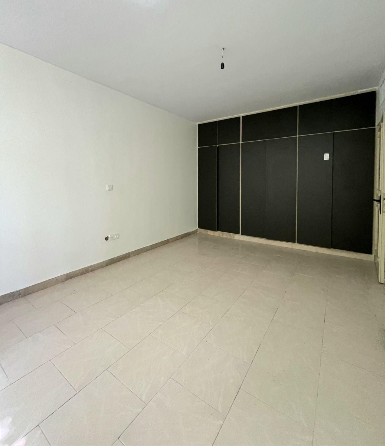 ۳۰۰ متر تک واحدی پاسداران / قابل تبدیل