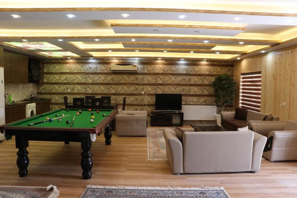 استخردار حرفه ای با بیلیارد|اجارهٔ کوتاهمدت ویلا و باغ|رشت, گلسار|دیوار