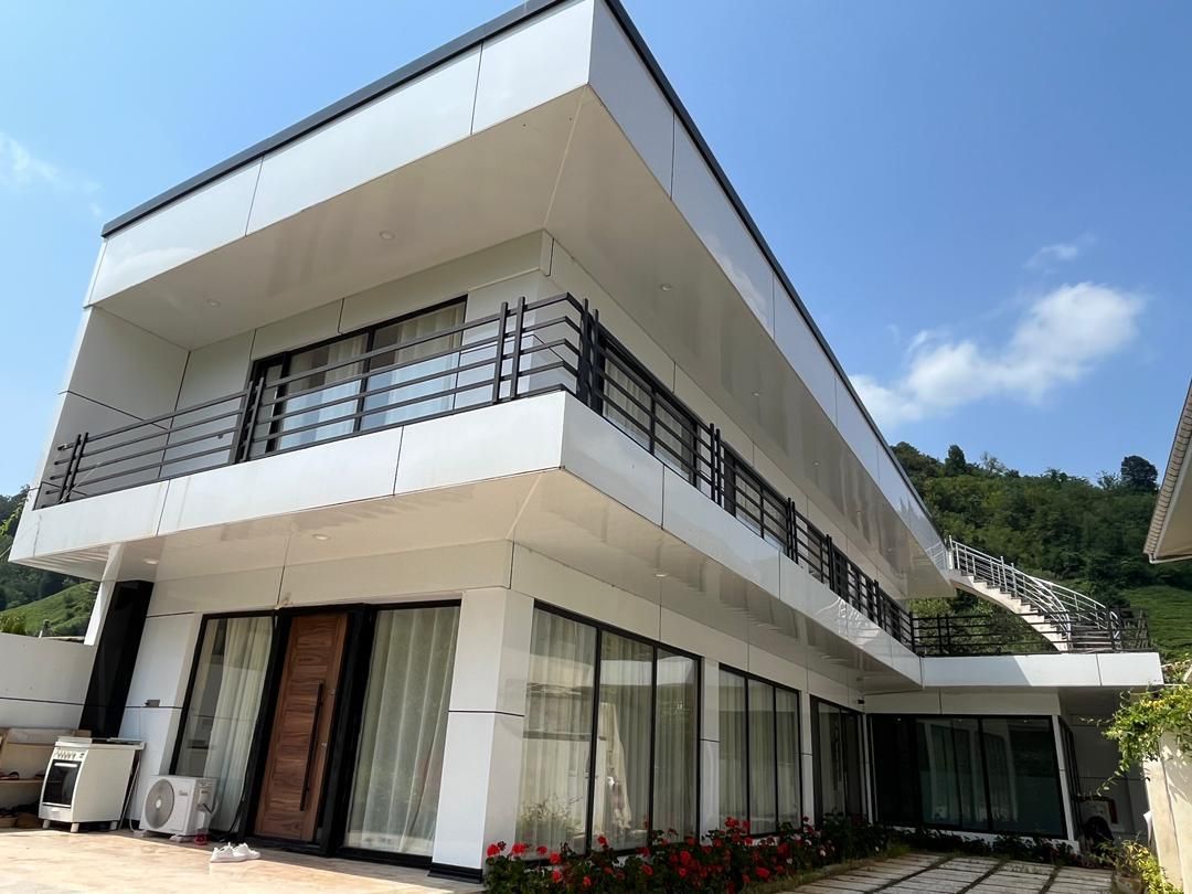 اجاره ویلا استخردار جنگلی بریتانیایی با روف گاردن|اجارهٔ کوتاه‌مدت ویلا و باغ|فومن, |دیوار