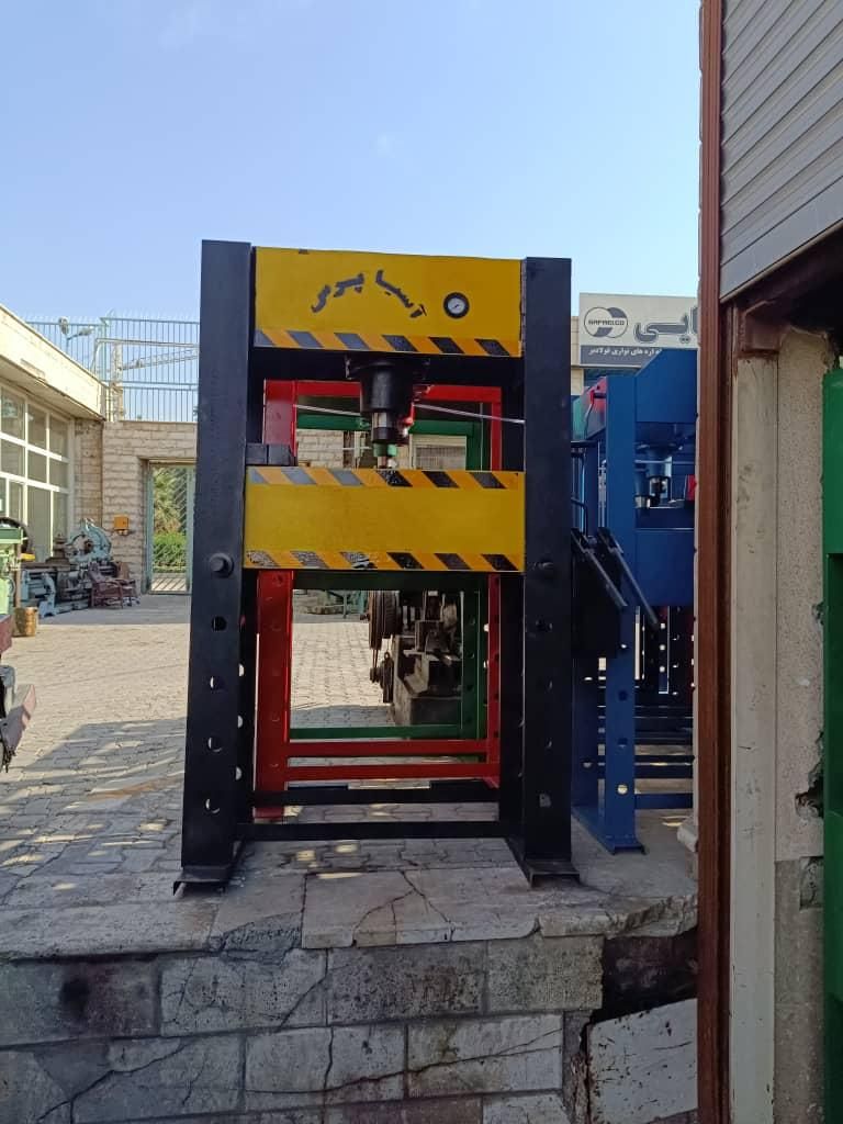 پرس هیدرولیک به صورت عمده و تکی|ماشین‌آلات صنعتی|تهران, کوی هفدهم شهریور|دیوار