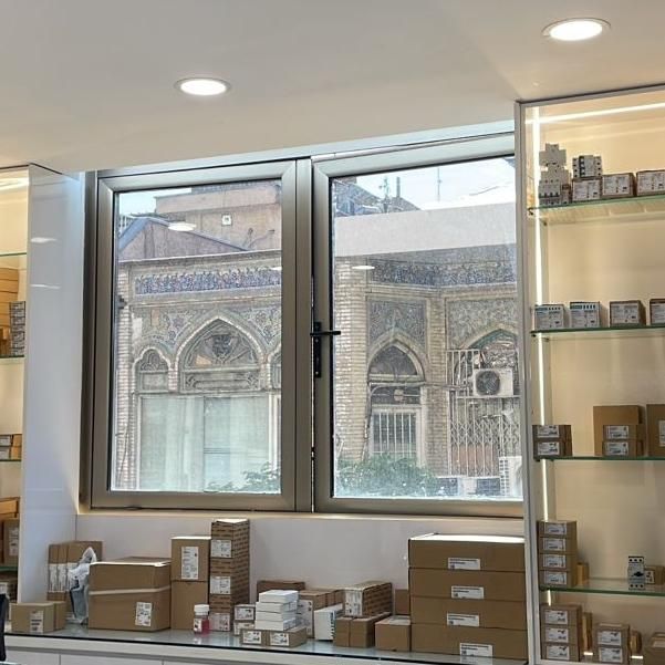 نصاب تعمیرات ورگلاژ تخصصی درب و پنجره آلمینیومUPVC|خدمات پیشه و مهارت|تهران, تهرانپارس غربی|دیوار