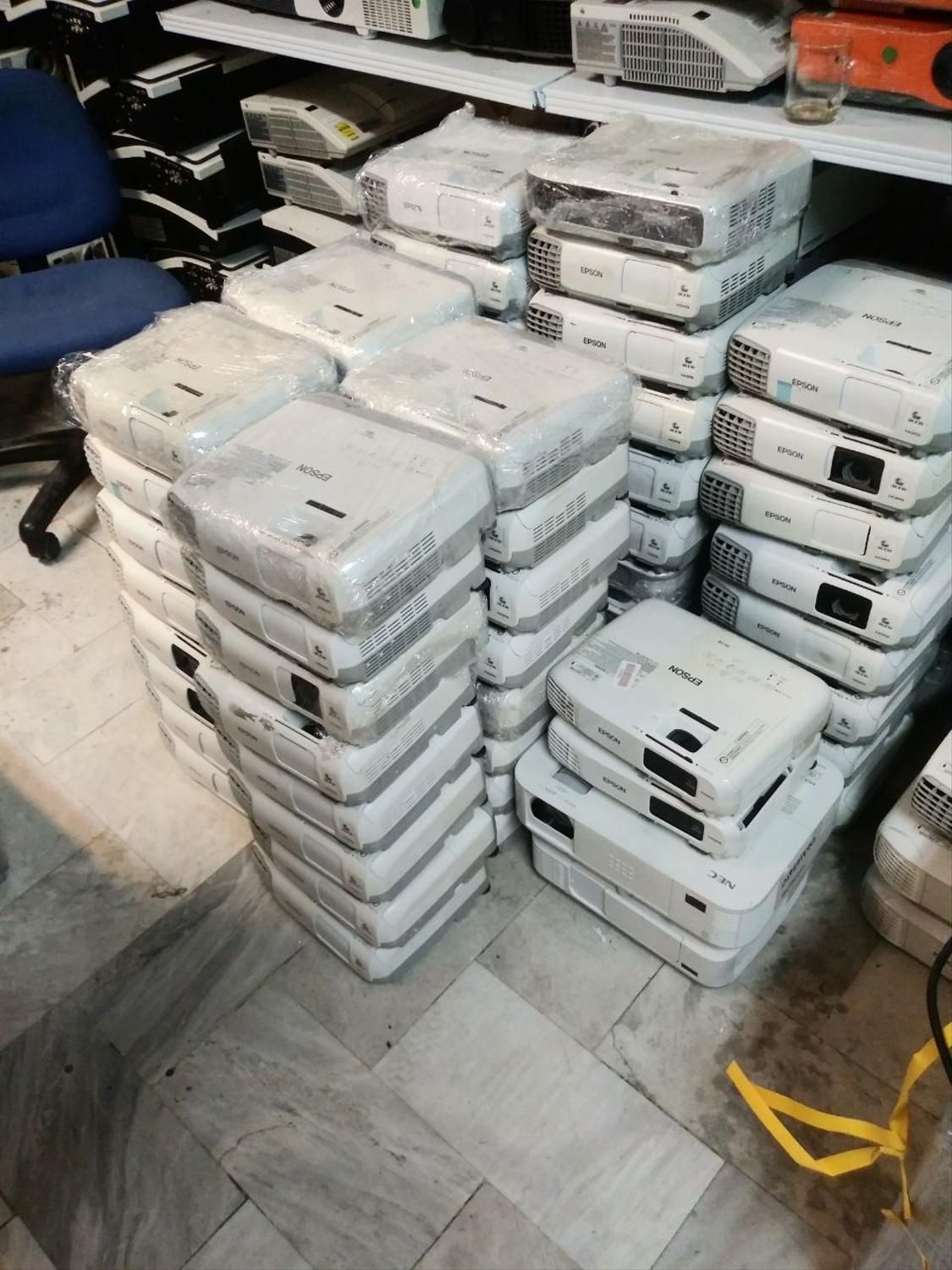 نمایندگی فروش ویدئو پروژکتور استوک|تلویزیون و پروژکتور|شیراز, ستارخان|دیوار