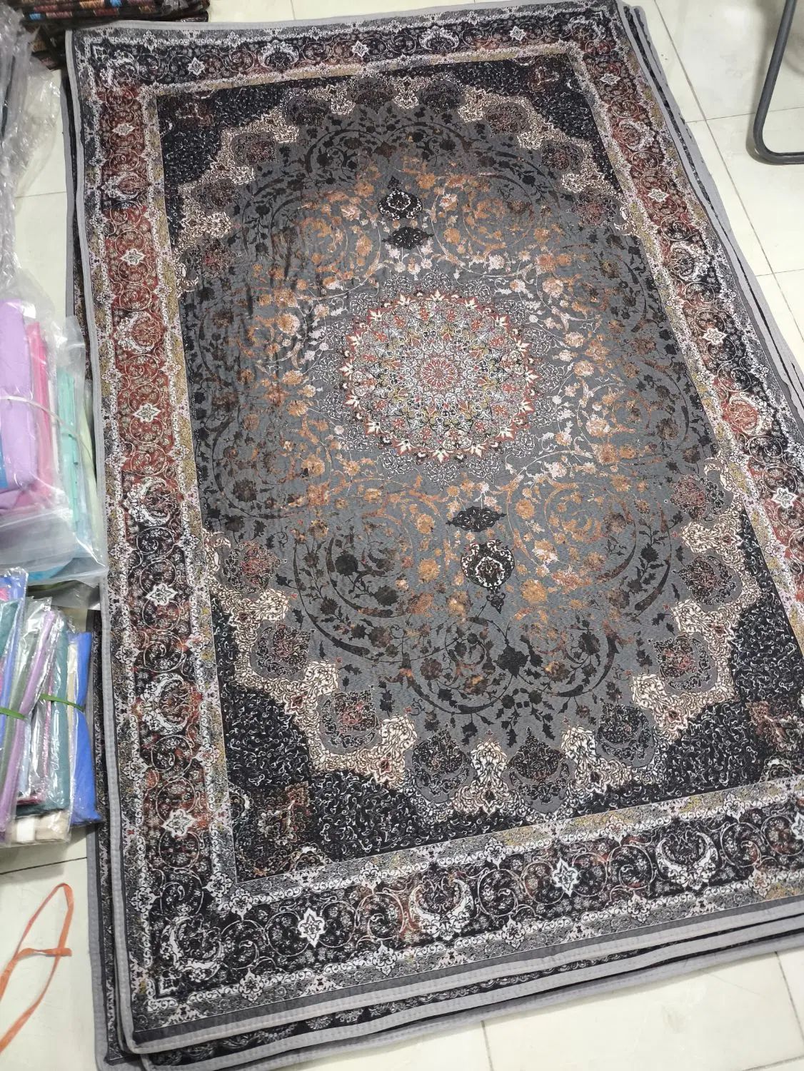 فرشینه پشت نمدی ۱۲۰ در ۱۸۰|فرش|یزد, |دیوار