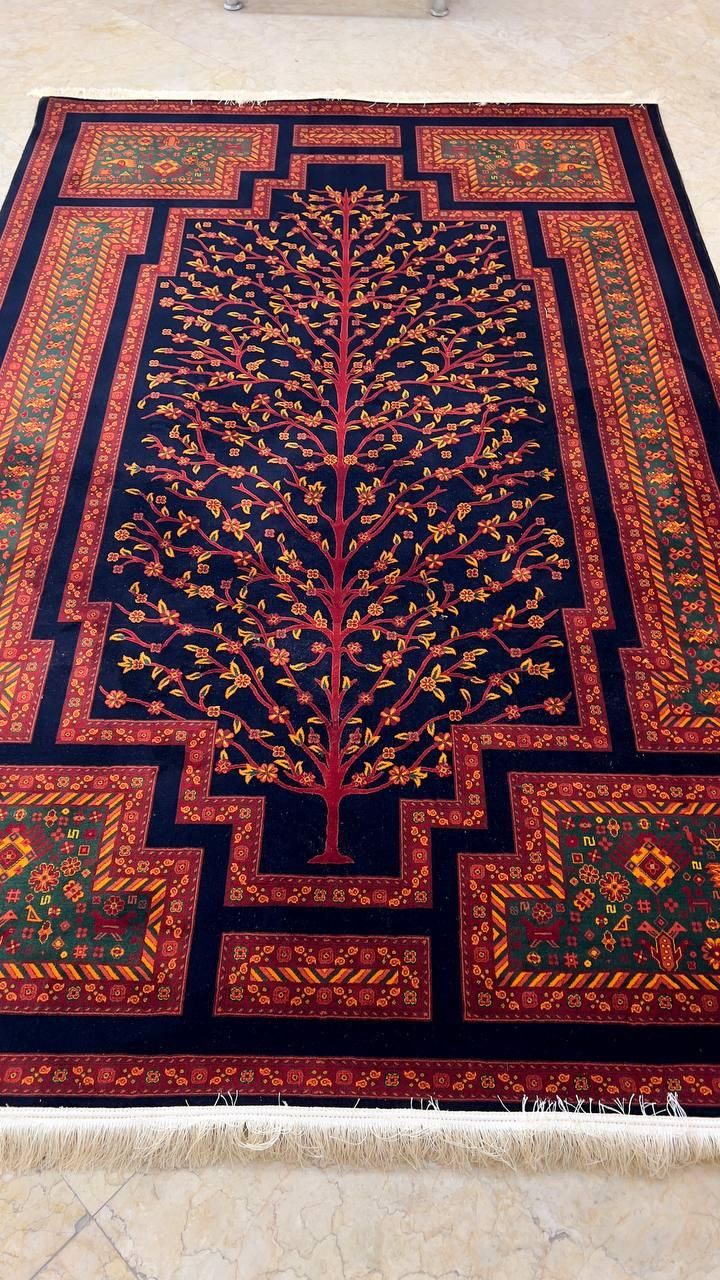 آقایان فرش قرمز قجری ۷۰۰و ۱۲۰۰ شانه|فرش|اهواز, پادادشهر|دیوار