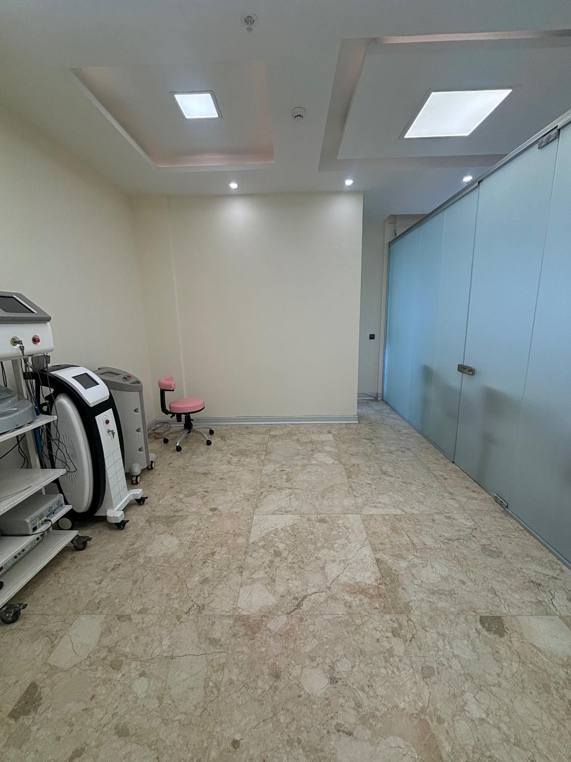 اجاره اتاق لیزر در مطب مجهز پاسداران|اجارهٔ دفتر کار، اتاق اداری، مطب|تهران, دروس|دیوار