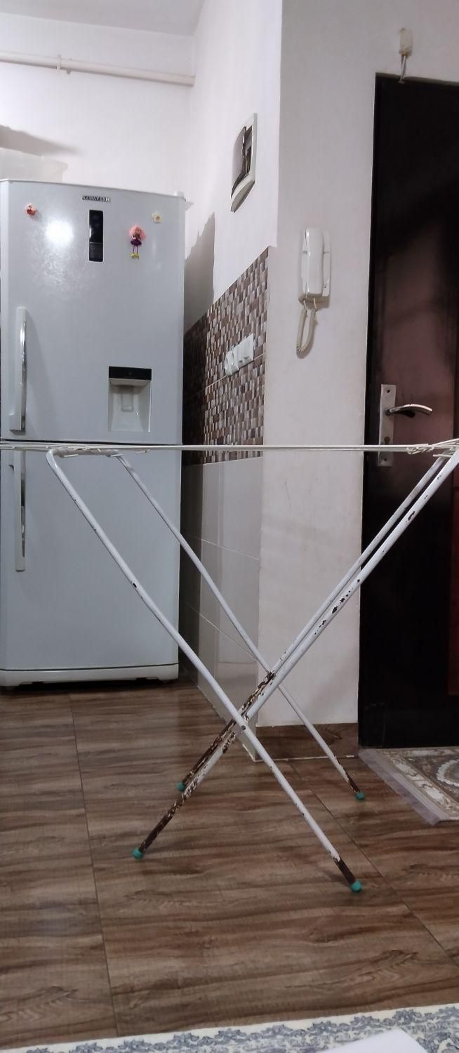 بندرخت|بندرخت و رخت‌آویز|رشت, سیا اسطلخ|دیوار