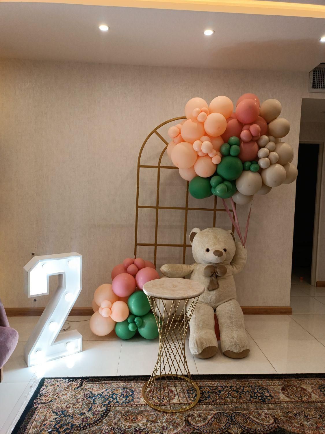 بادکنک آرایی مناسبت ها و دیزاین|خدمات پذیرایی، مراسم|همدان, |دیوار