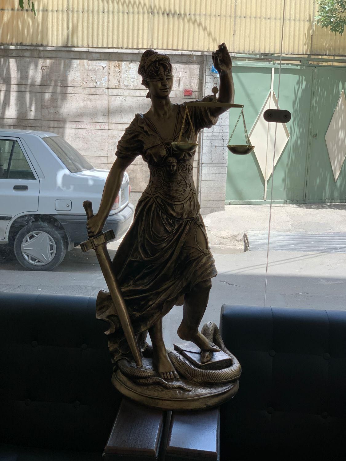 مجسمه فرشته عدالت دکوری کنار سالنی ۱متری|مجسمه، تندیس، ماکت|تهران, جی|دیوار