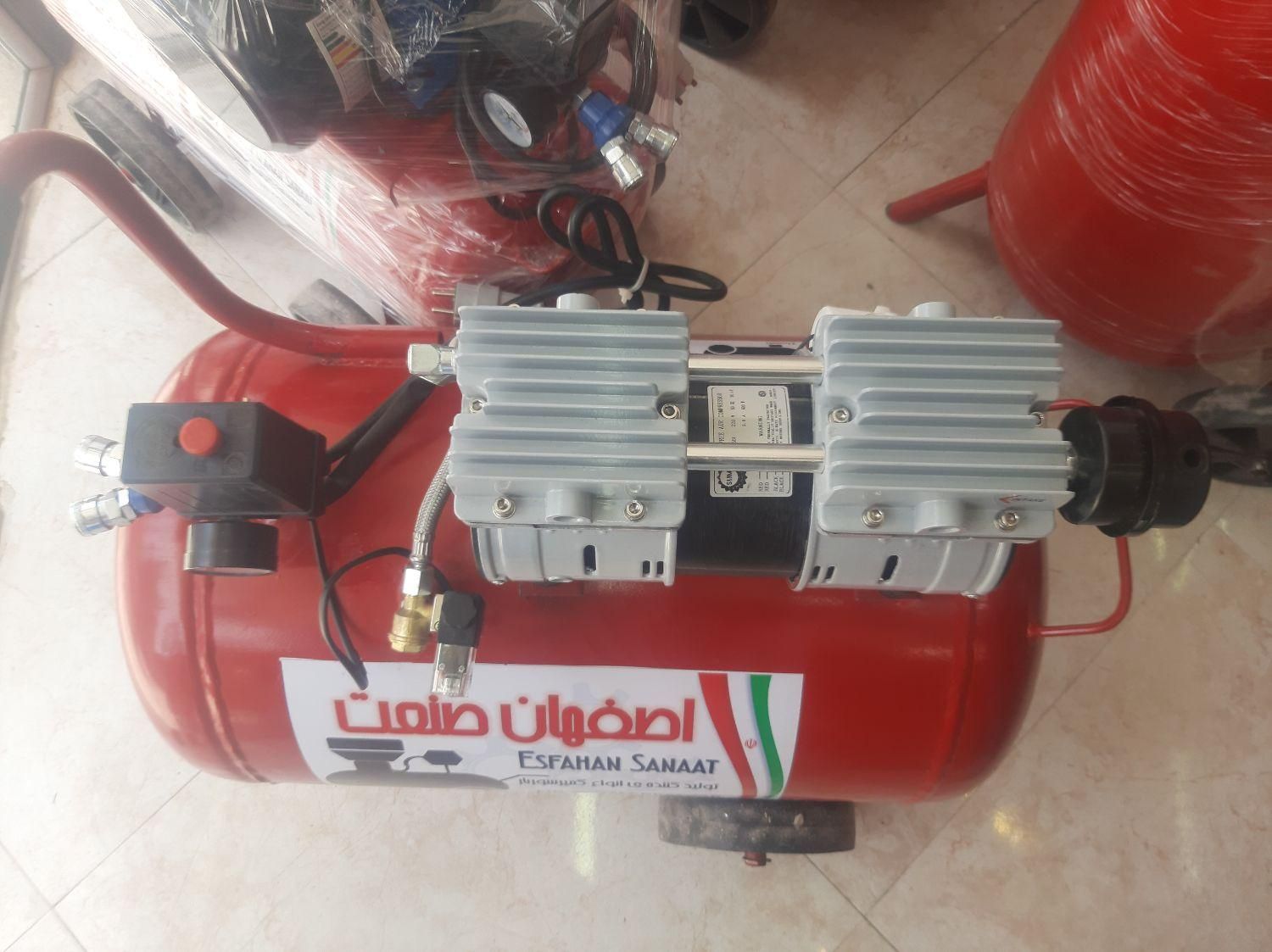 پمپ باد کمپرسور ۹۰ لیتری سایلنت دو سیلندر فشار قوی|ماشین‌آلات صنعتی|اصفهان, شهرک میلاد|دیوار