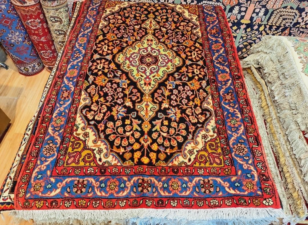 ذرع ونیم دستباف همدان تازه از دار افتاده|فرش|تهران, اکباتان|دیوار