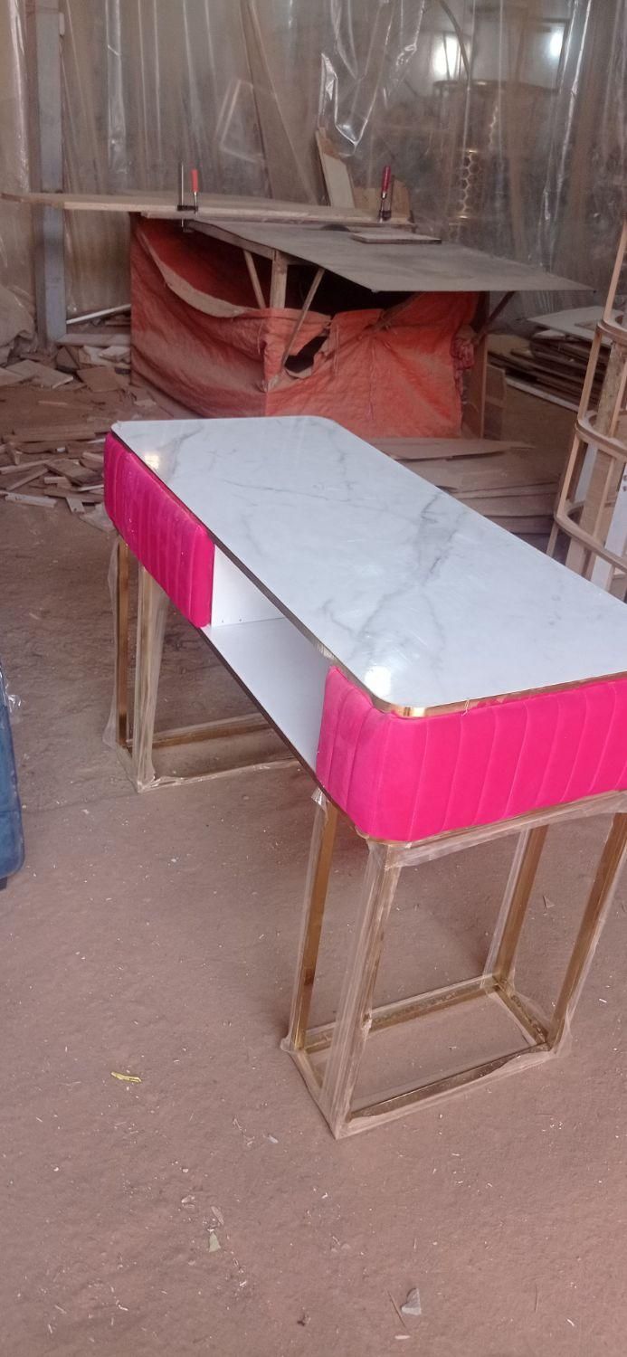 میز ناخن. پارچه خور|آرایشگاه و سالنهای زیبایی|تبریز, |دیوار