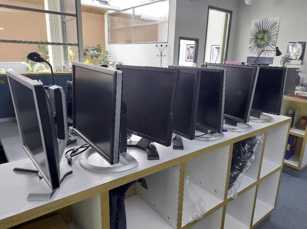منبع مانیتور استوک در شیراز|قطعات و لوازم جانبی رایانه|شیراز, ستارخان|دیوار