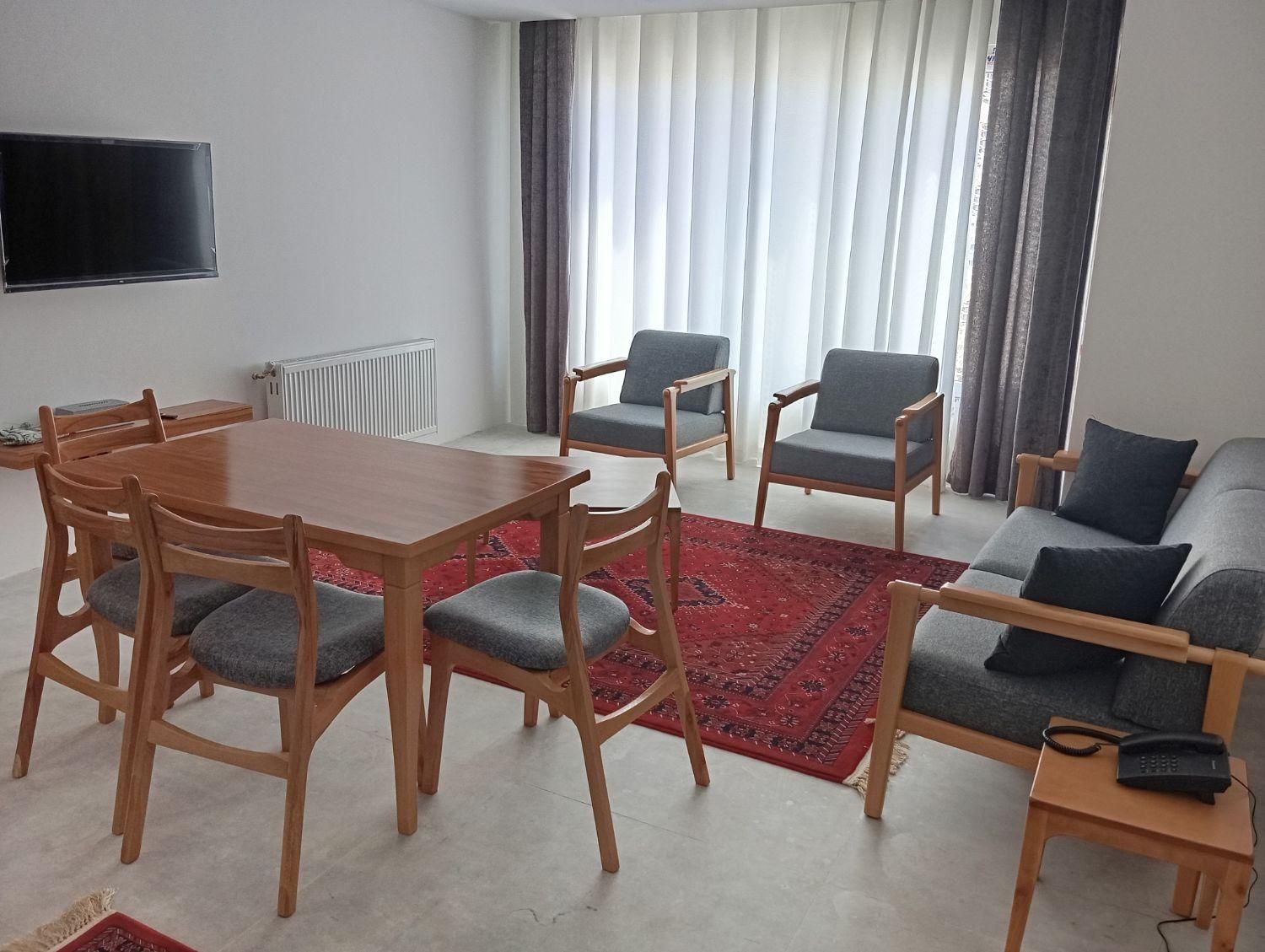 اجاره هتل آپارتمان به صورت روزانه|اجارهٔ کوتاهمدت آپارتمان و سوئیت|شیراز, زند|دیوار