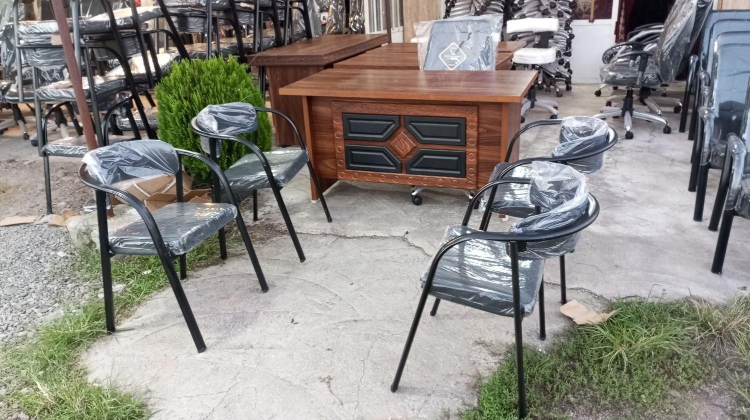 ست میز و صندلی کارمند وکیوم. امیران|مبلمان اداری|رشت, حومه رشت|دیوار