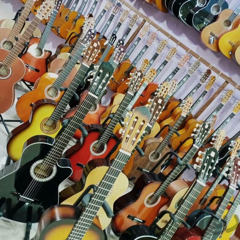 گیتار مدل کات وی (تک و عمده)|گیتار، بیس و امپلیفایر|شیراز, وصال|دیوار