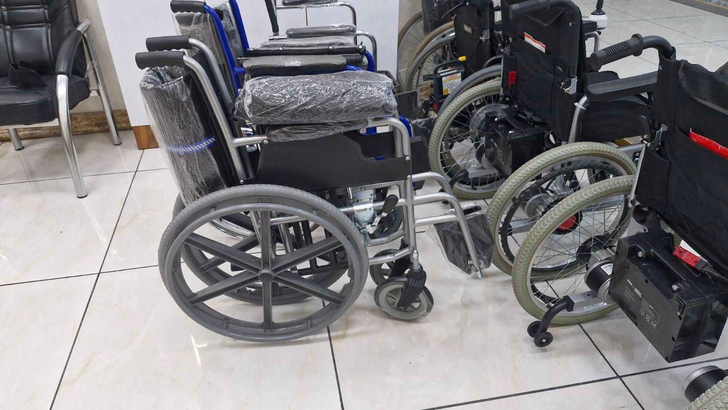 رنگینه ویلچر تاشو|آرایشی، بهداشتی، درمانی|تبریز, |دیوار