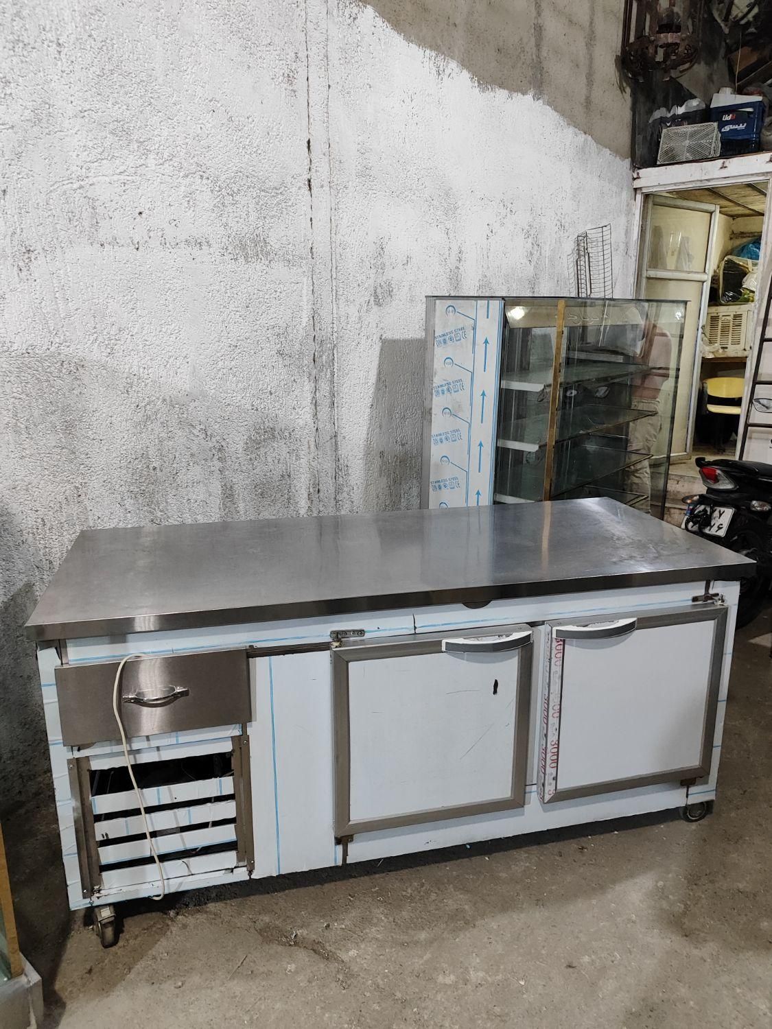 فریزر میز کاری قنادی کافه رستوران قصابی بستنی|فروشگاه و مغازه|تهران, هفده شهریور|دیوار