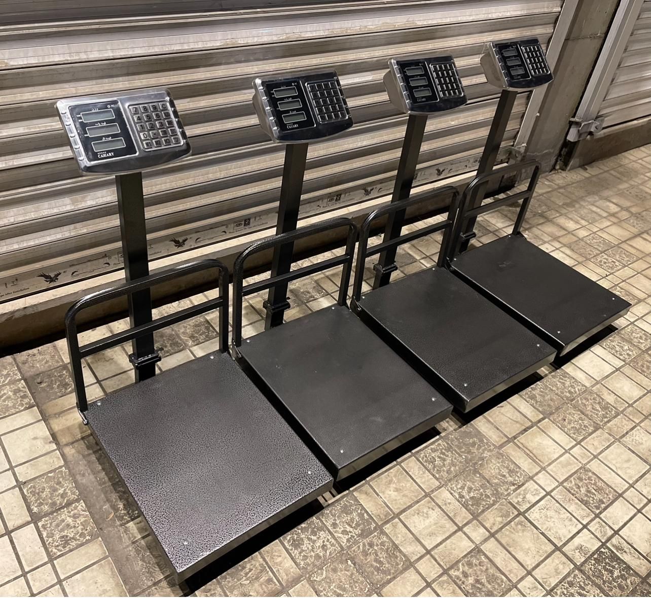 ترازو باسکول ۱۸۰ کیلو و ۳۵۰ کیلو طرح های مختلف|فروشگاه و مغازه|کرج, ساسانی (قلمستان)|دیوار