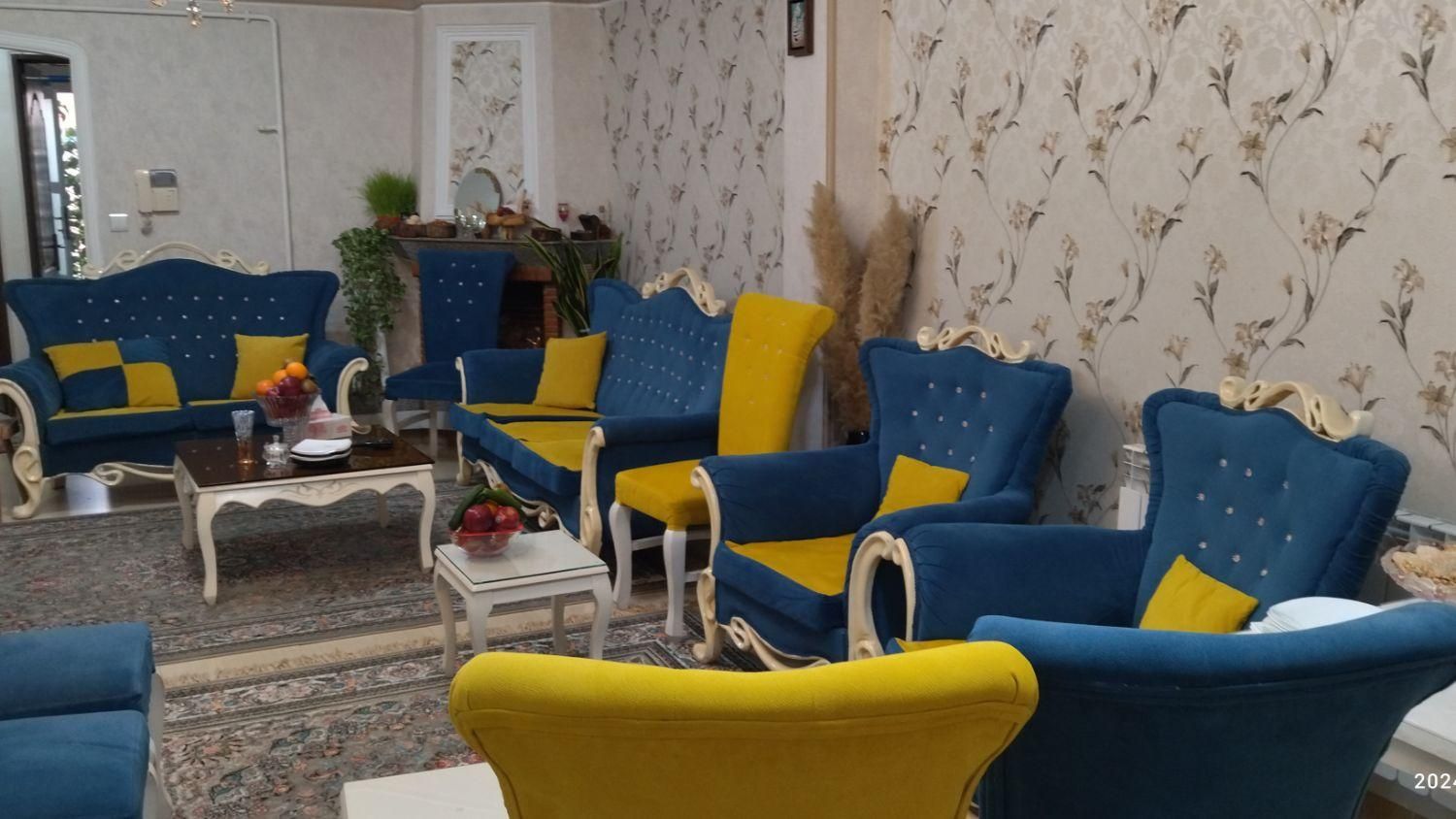 مبل ۷نفره|مبلمان خانگی و میز عسلی|رشت, رودباری|دیوار