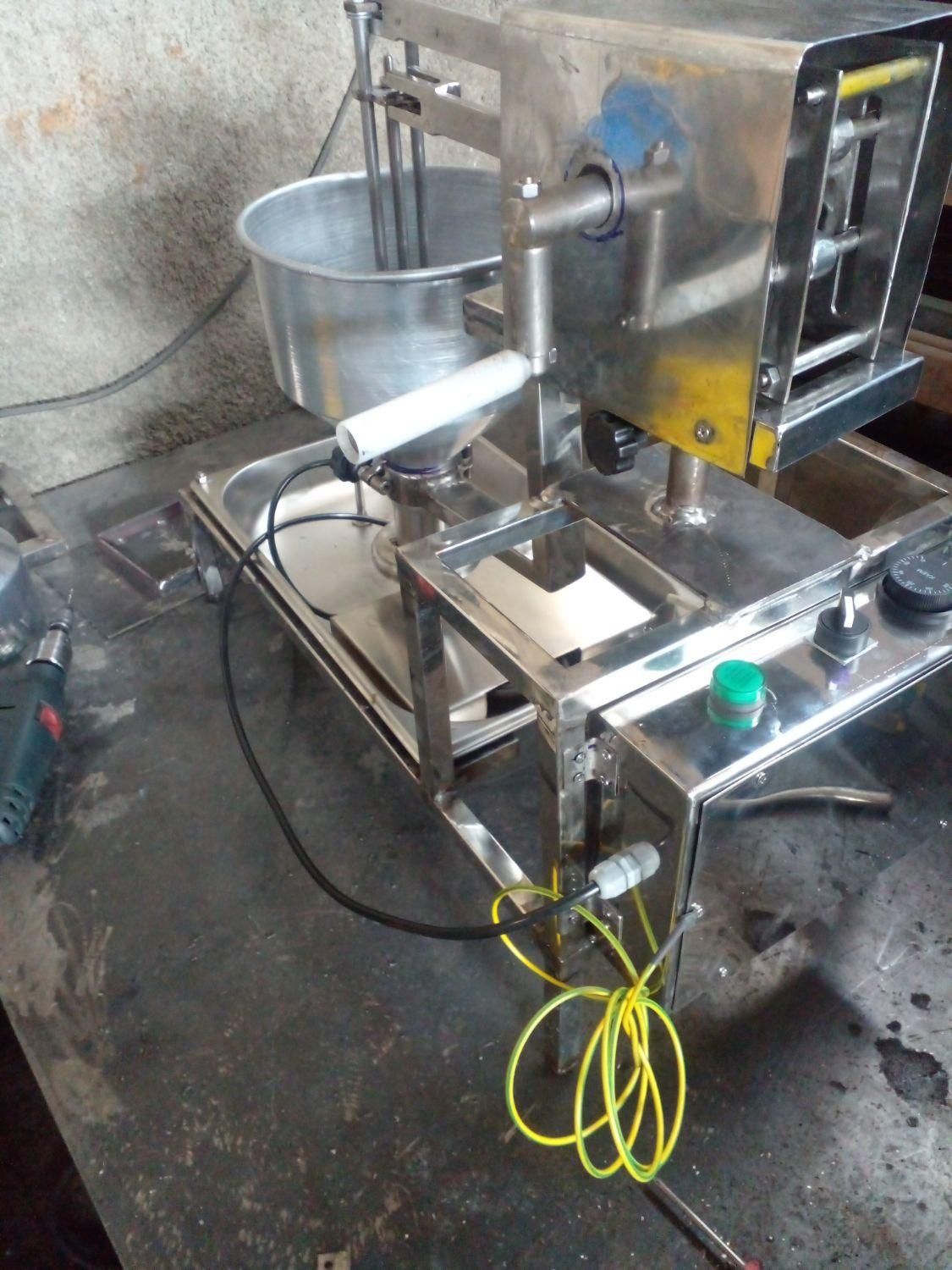 دستگاه دونات ساز صنایع غذایی با سرخ کن|کافی‌شاپ و رستوران|تهران, شهرک چیتگر|دیوار