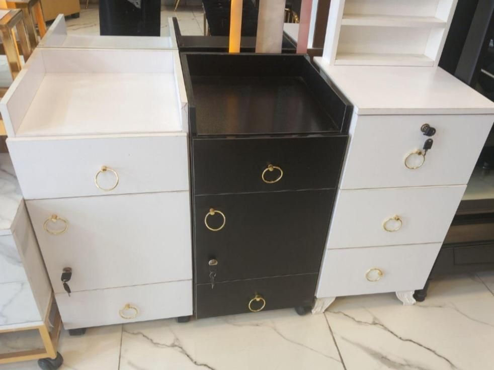 صندلی آینه کنسول ترولی تخت تتو پاف میز کاشت ناخن|آرایشگاه و سالن‌های زیبایی|شیراز, شهرک فرزانگان|دیوار