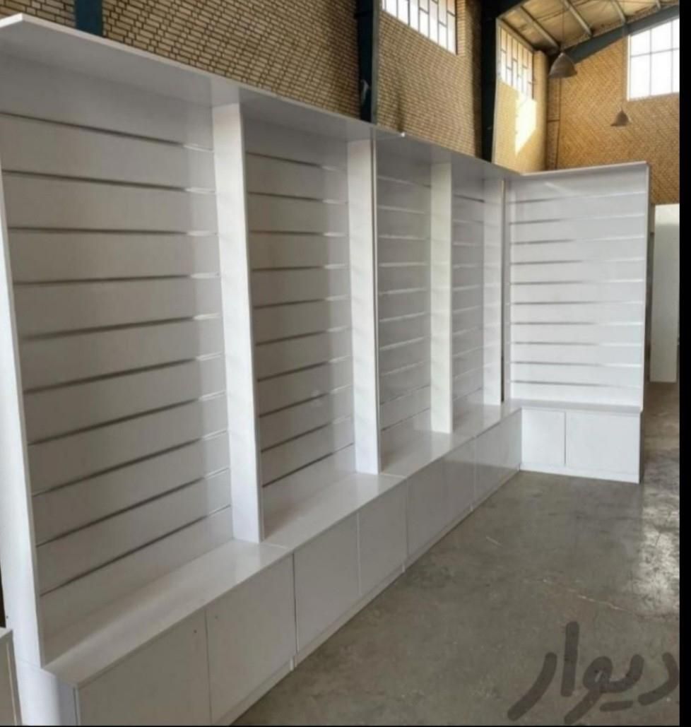 قفسه رنگی و سفید|کتابخانه، شلف، قفسه‌های دیواری|تهران, سازمان برنامه شمالی|دیوار