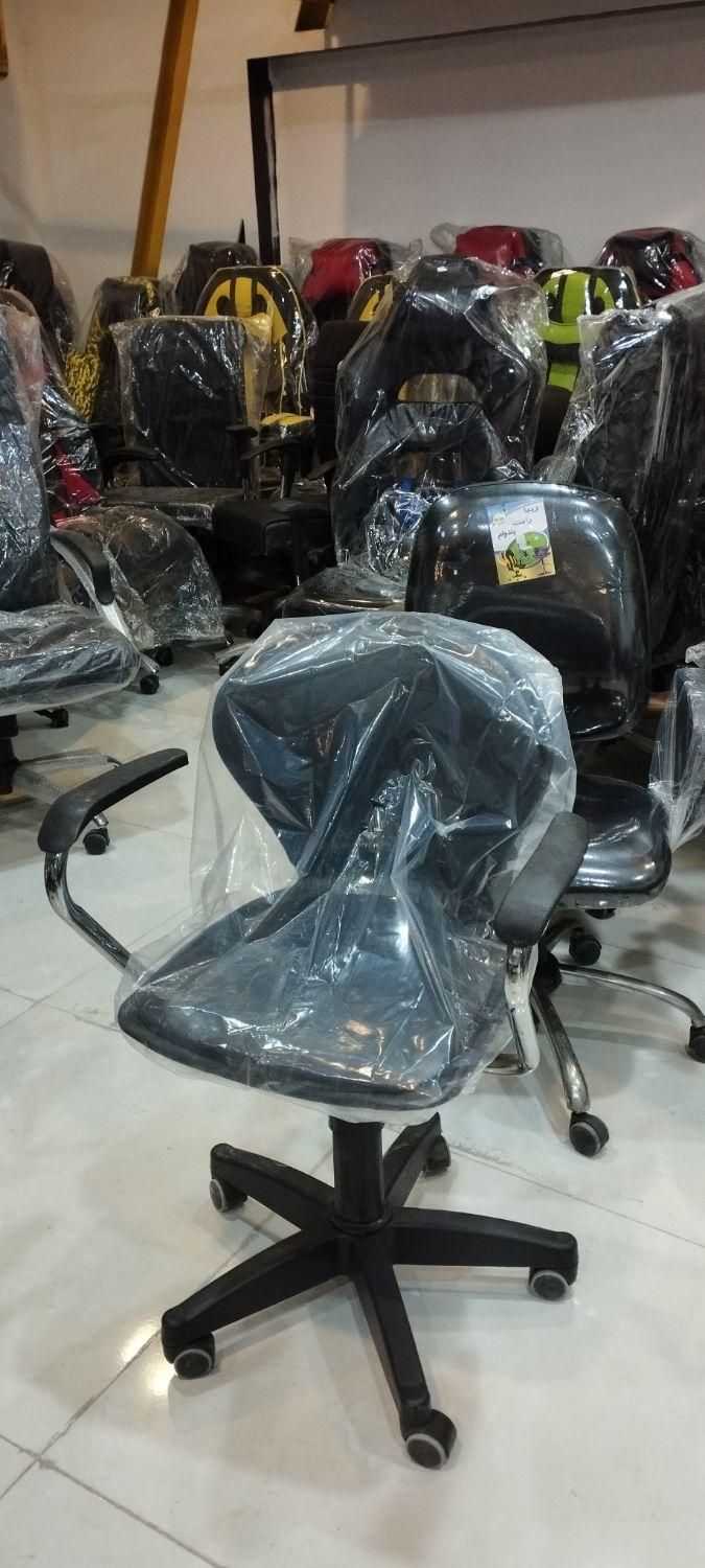 صندلی صدفی پایه فلزی|صندلی و نیمکت|مشهد, عبادی|دیوار