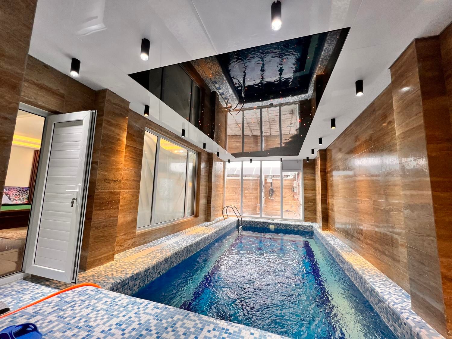 اجاره ویلا استخردار دوخوابه|اجارهٔ کوتاهمدت ویلا و باغ|رشت, گلسار|دیوار