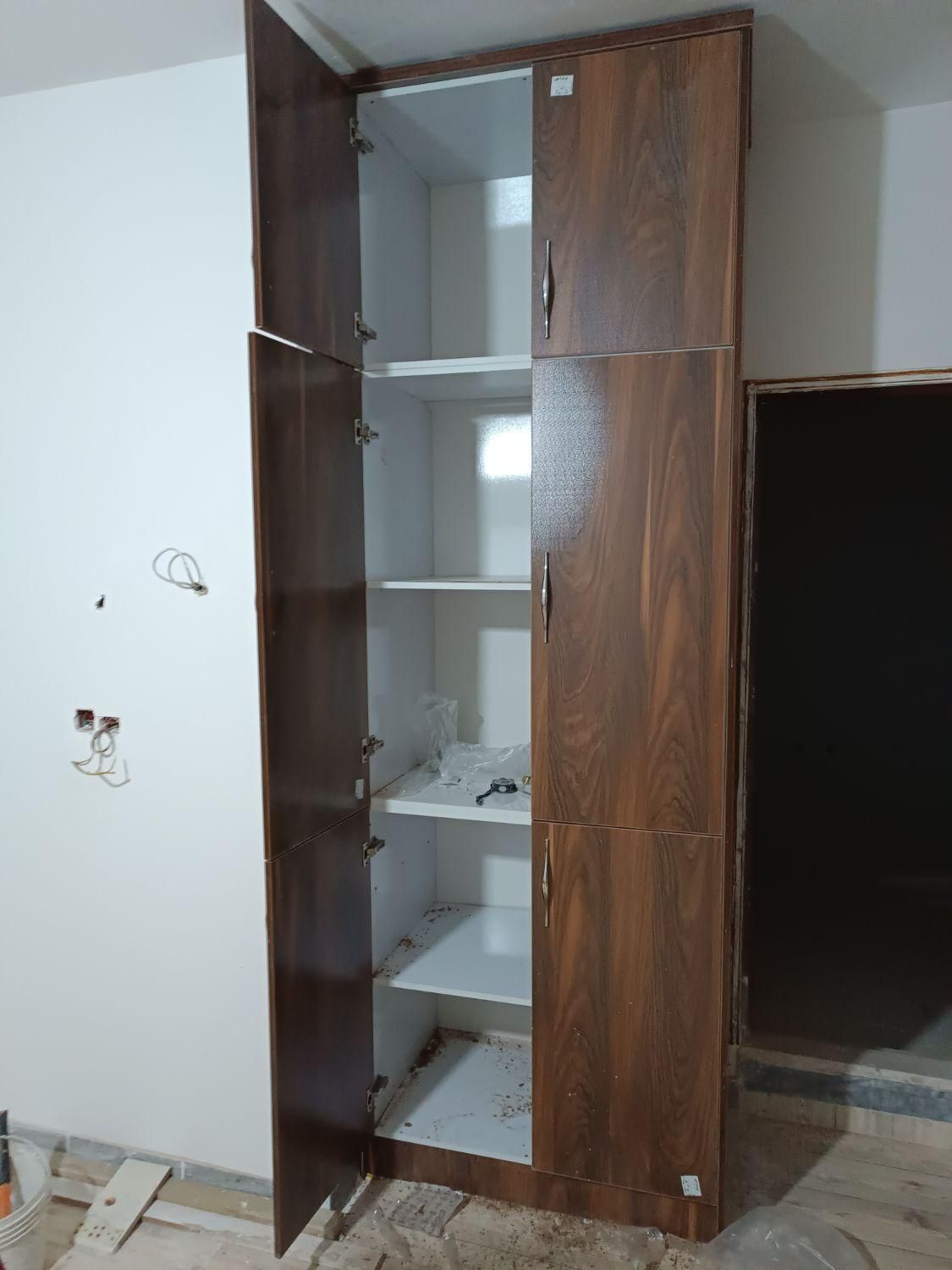 ساخت و نصب انواع درب، کمد دیواری کابینت و جاکفشی|جاکفشی، کمد، دراور|تهران, فلسطین (میدان انقلاب)|دیوار