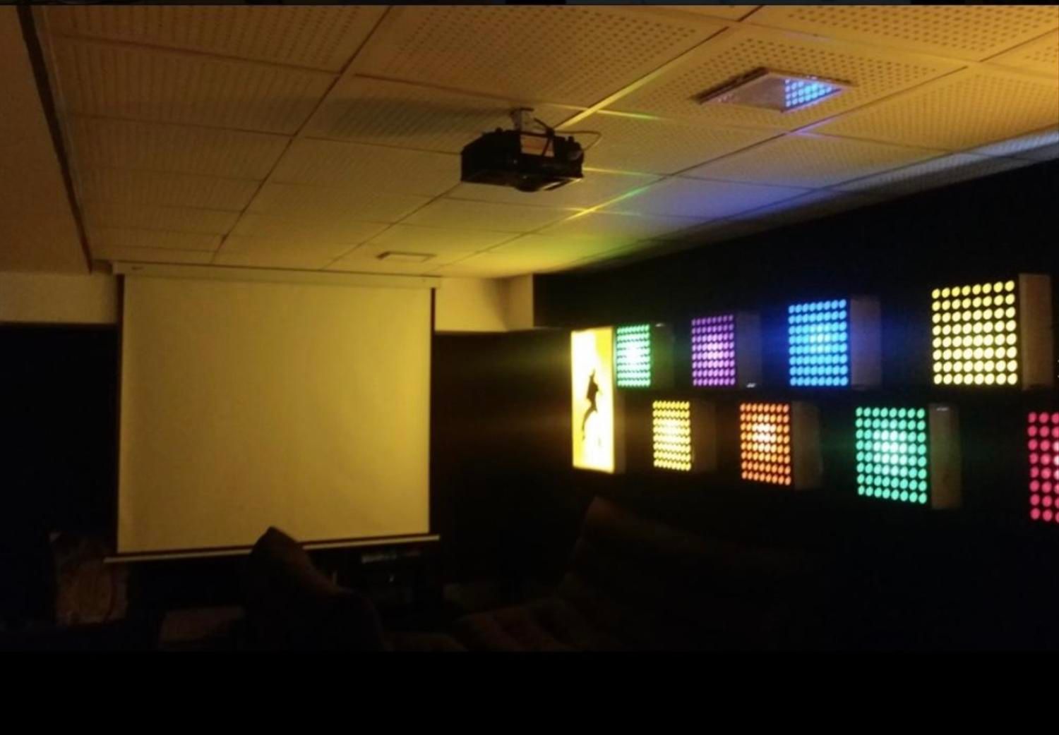 ویدیو پروژکتور قابلیت اتصال به گیرنده دیجیتال گوشی|تلویزیون و پروژکتور|شیراز, زرهی|دیوار