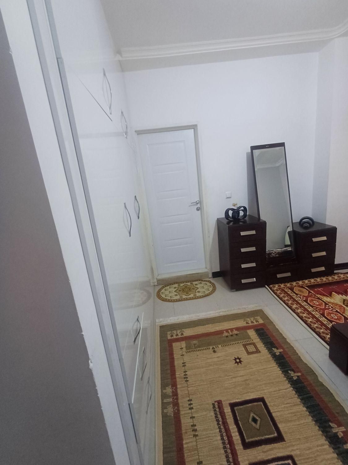 تخت با دراور و آینه|تخت و سرویس خواب|بندرعباس, |دیوار