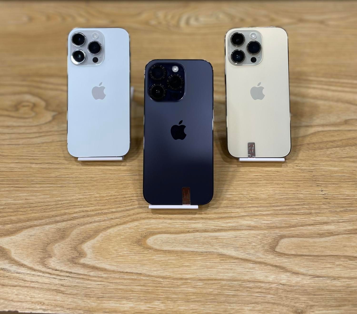 اپلiphone14pro آیفون۱۴پرو در حد آک‌‌۲۵۶گیگ|موبایل|مشهد, احمدآباد|دیوار