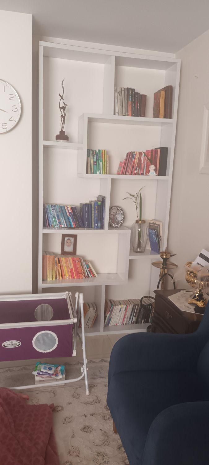 کتابخانه در حد نو|کتابخانه، شلف، قفسه‌های دیواری|اندیشه, |دیوار