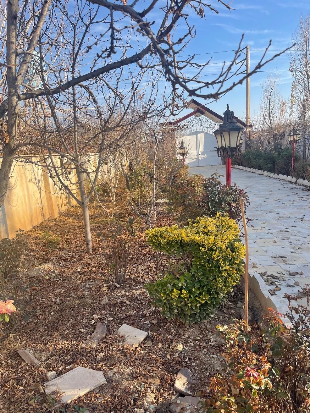 ویلا باغ ۸۲۰ متری با کنتور برق و گاز|فروش خانه و ویلا|آبسرد, |دیوار