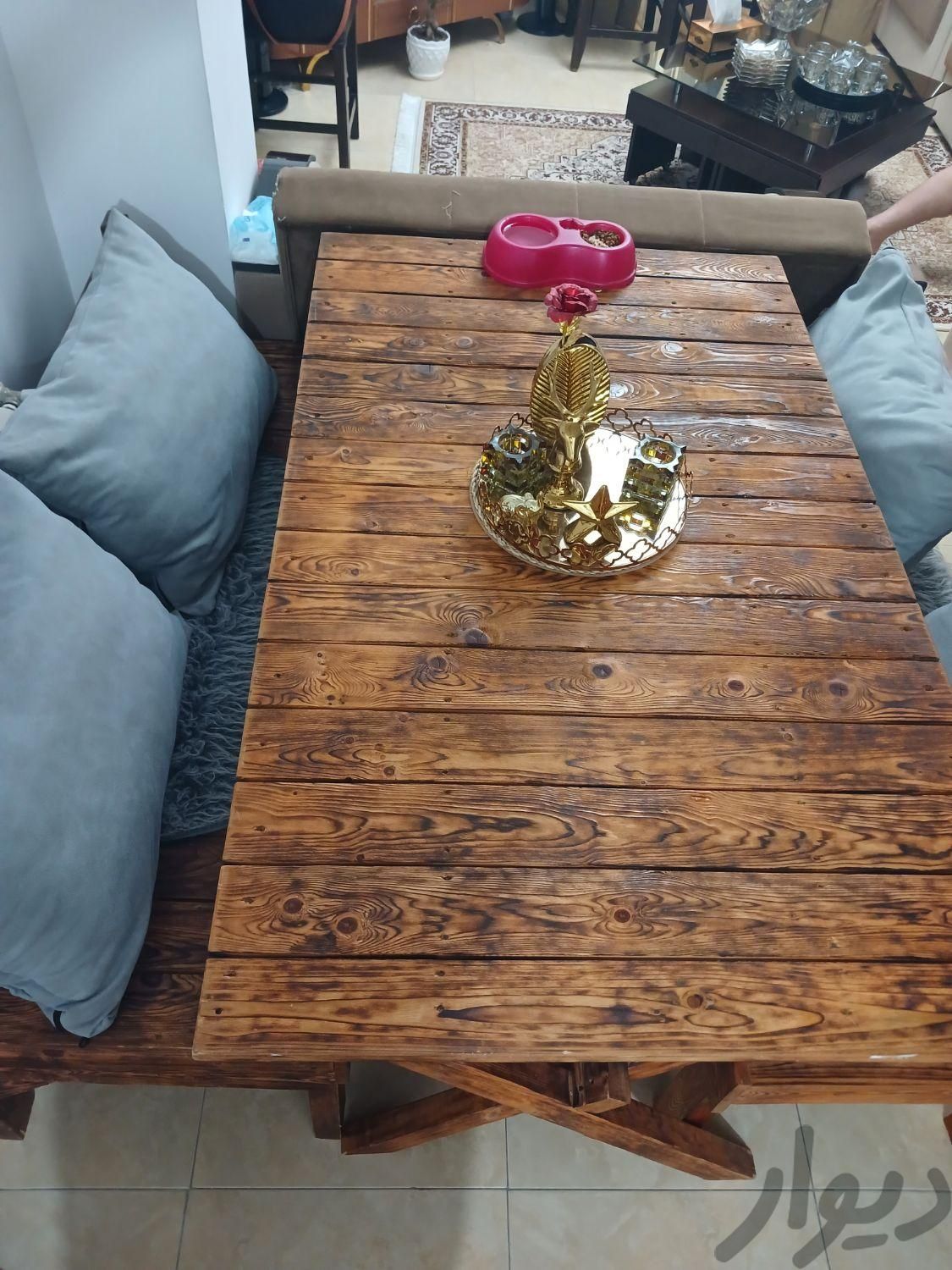 میز چوبی در حد نو ۶ نفره|میز و صندلی غذاخوری|بندر انزلی, |دیوار