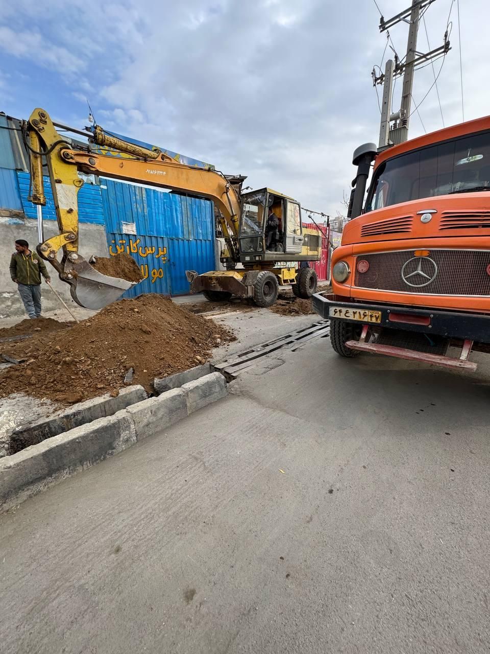 اجاره بیل مکانیکی لودر خاکبرداری|خدمات حمل و نقل|اراک, |دیوار