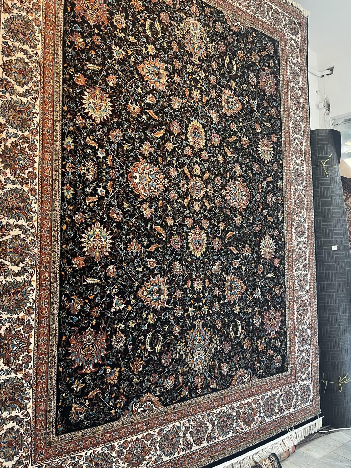 فرش افشان سرمه ای بین مطهری ۱۳ و ۱۵ فرش دیبا|فرش|بیرجند, |دیوار