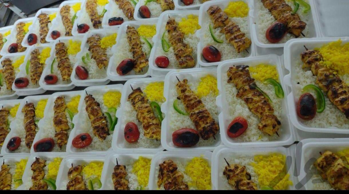 تهیه غذا تاج محل خدمات غذای ایرانی با کیفیت|خدمات پذیرایی، مراسم|قم, زاویه|دیوار