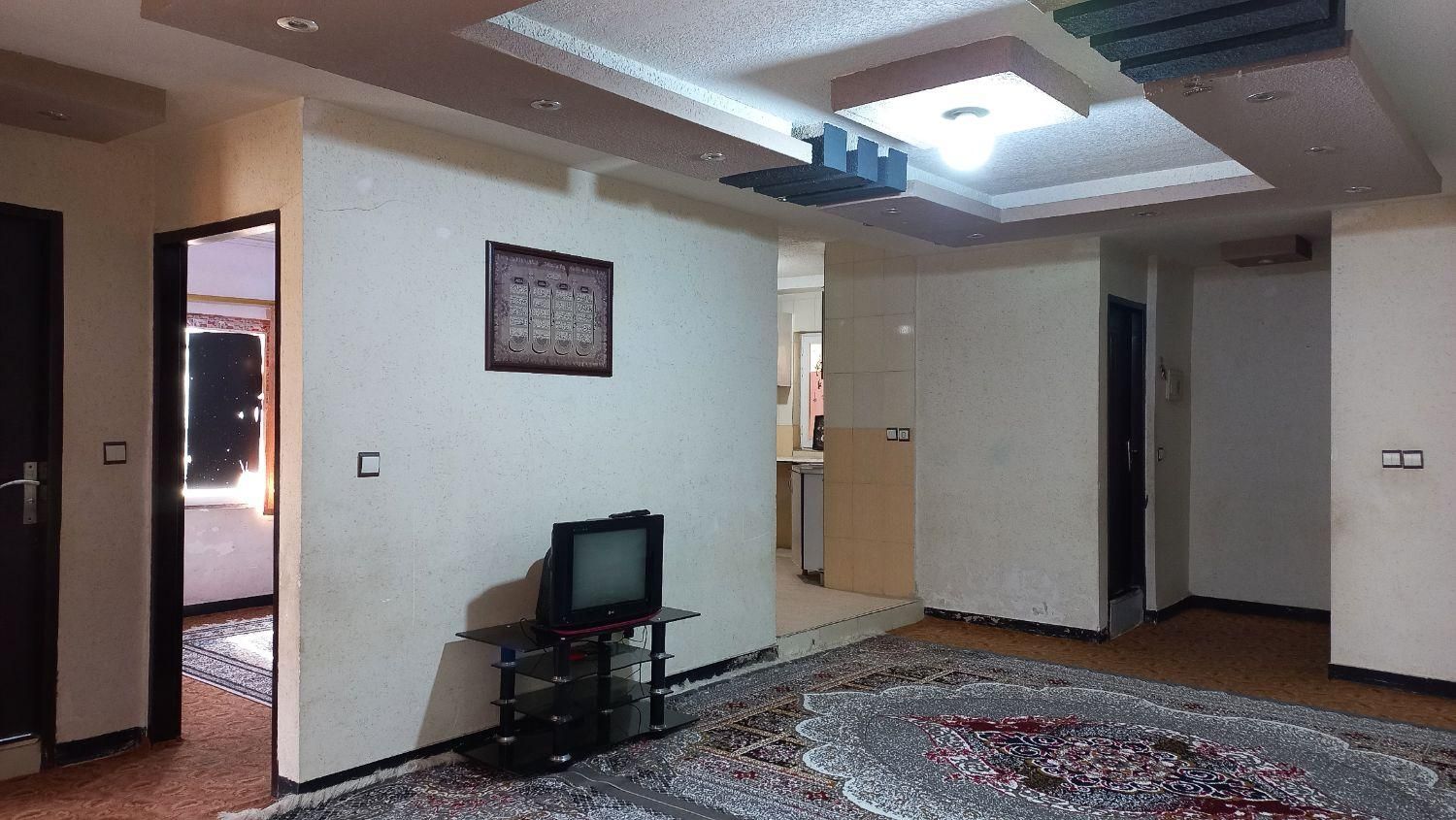 سوییت شیک وتمیز چسبیده به بازار و ساحل|اجارهٔ کوتاه‌مدت آپارتمان و سوئیت|بندر گناوه, |دیوار