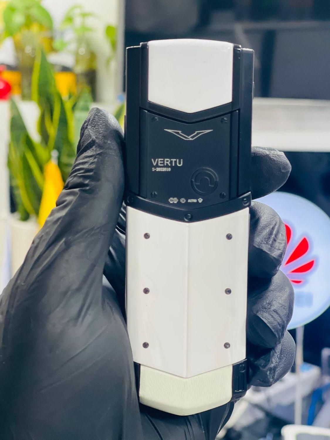 گوشی شاهی Vertu مخصوص خاص پسندان|موبایل|شیراز, زند|دیوار