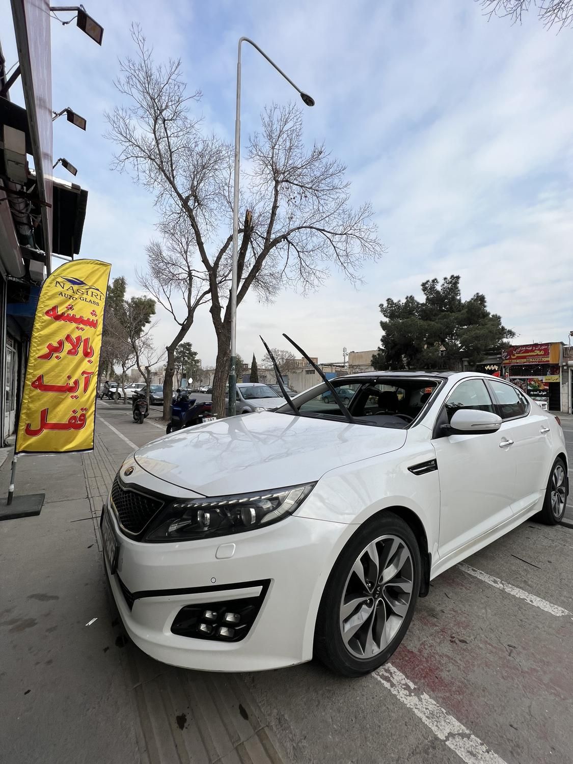 شیشه درب عقب ۲۰۰۸ ۴۰۷ sd لندمارک پژو پیکاپ جلو|قطعات یدکی و لوازم جانبی|تهران, یاخجی آباد|دیوار