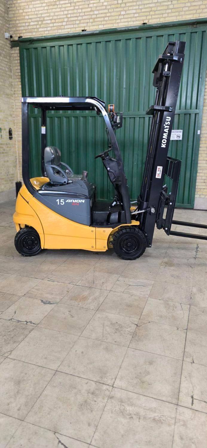 لیفتراک یال و کوماتسو و دوو|ماشین‌آلات صنعتی|رباط‌کریم, |دیوار