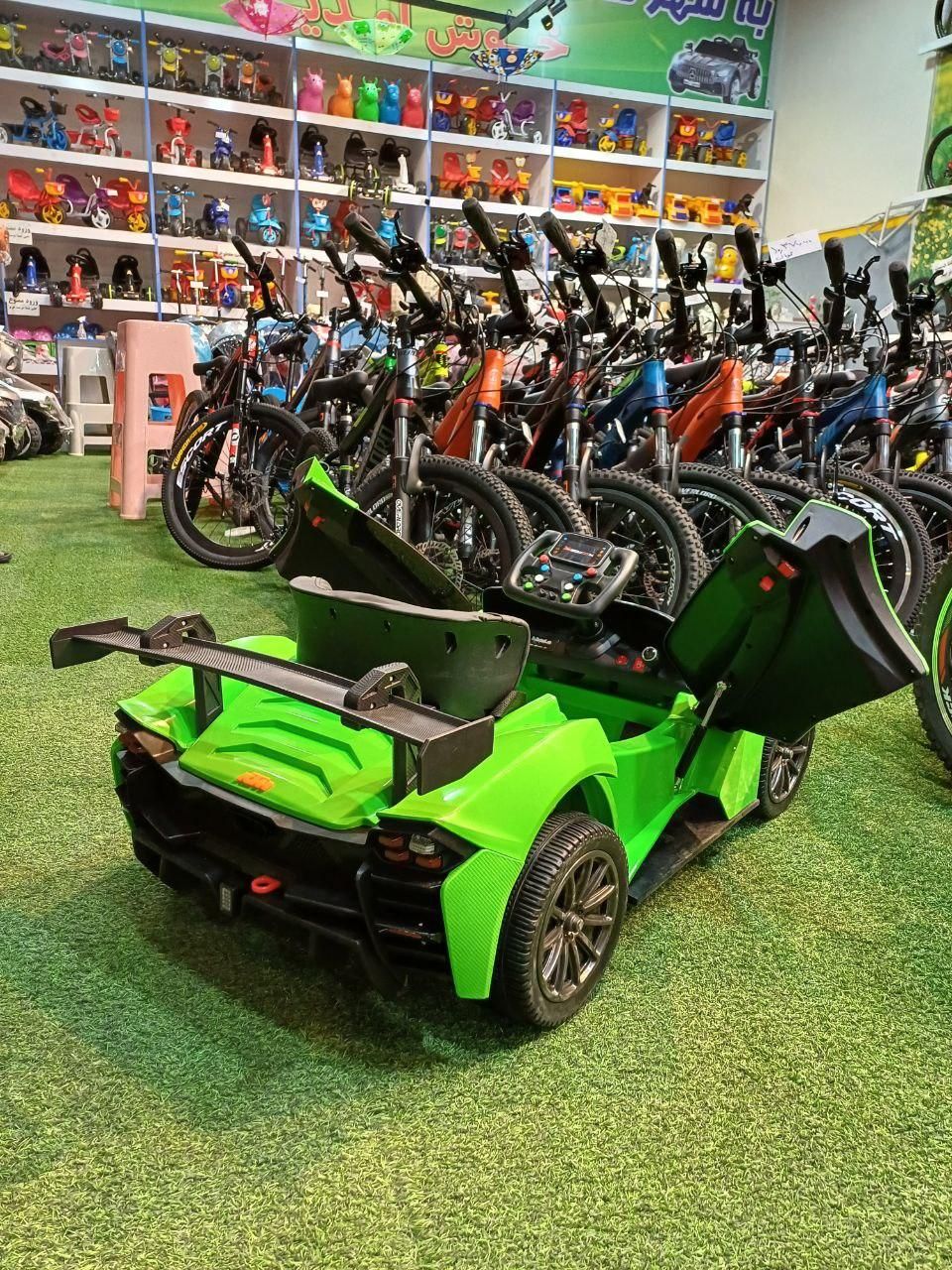 ماشین شارژی جدید درب خفاشی دوموتوربزرگ|اسباب‌بازی بچه|مشهد, توس (بلوار توس)|دیوار