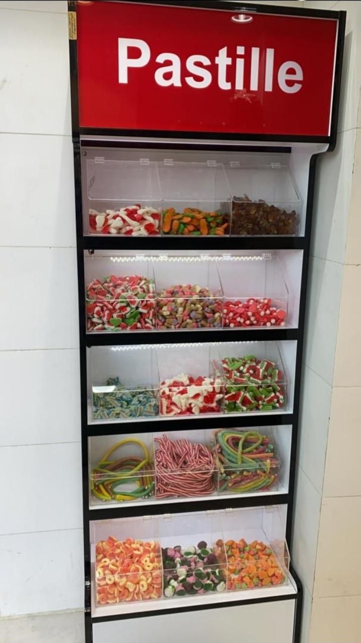 استند  پاستیل  و قفسه شکلات|فروشگاه و مغازه|رشت, چله خانه|دیوار