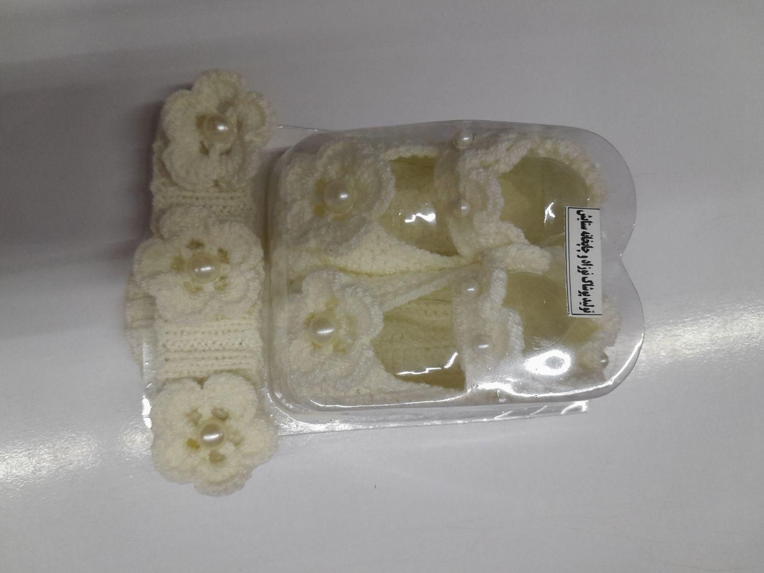 پاپوش ست همراه با تل و گیره سر نوزادی سیسمونی|کفش و لباس بچه|مشهد, رسالت|دیوار