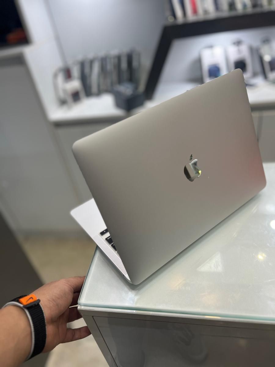 macbook air ۴ بار شارژa2337|رایانه همراه|تهران, هروی|دیوار