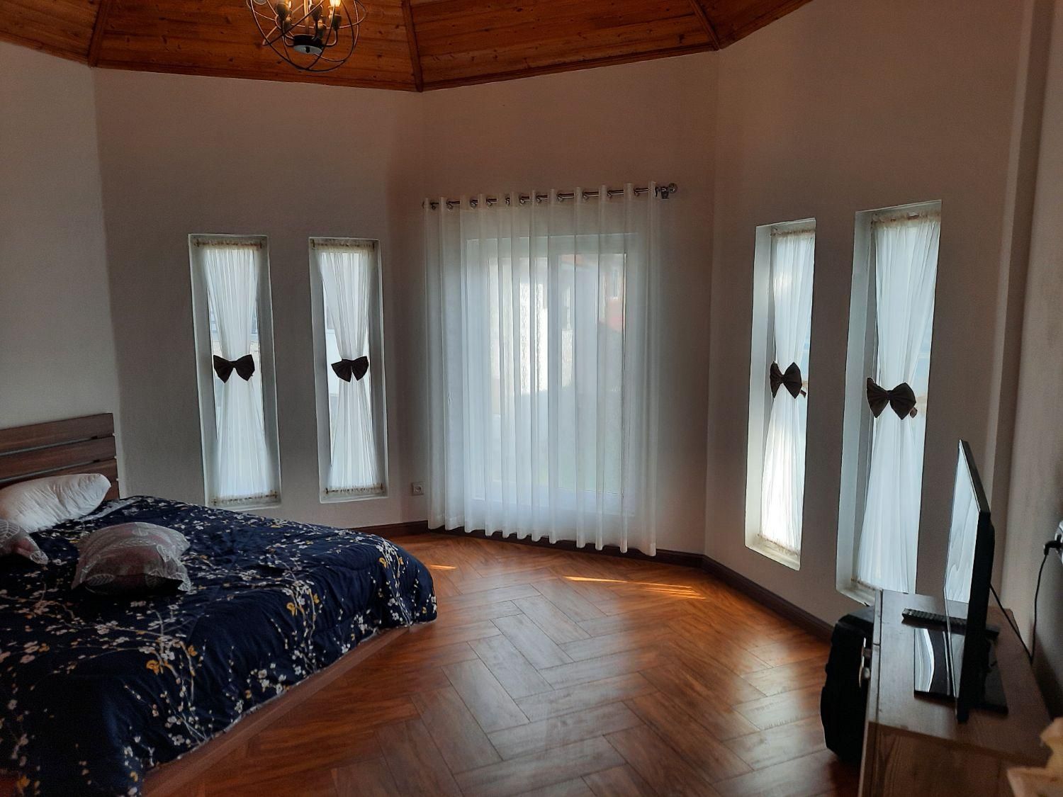 نصاب پرده نصب پرده دوخت انواع پرده  شست وشو پرده|خدمات پیشه و مهارت|نوشهر, |دیوار