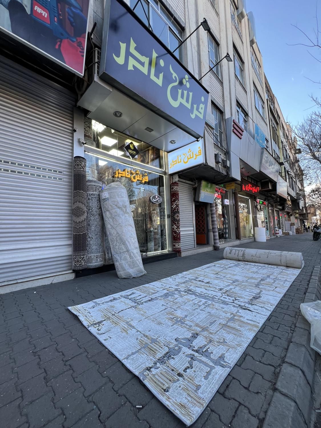 کناره عرض ۲ متر ترکیه در ۲ طرح در فرش نادر|فرش|تبریز, |دیوار