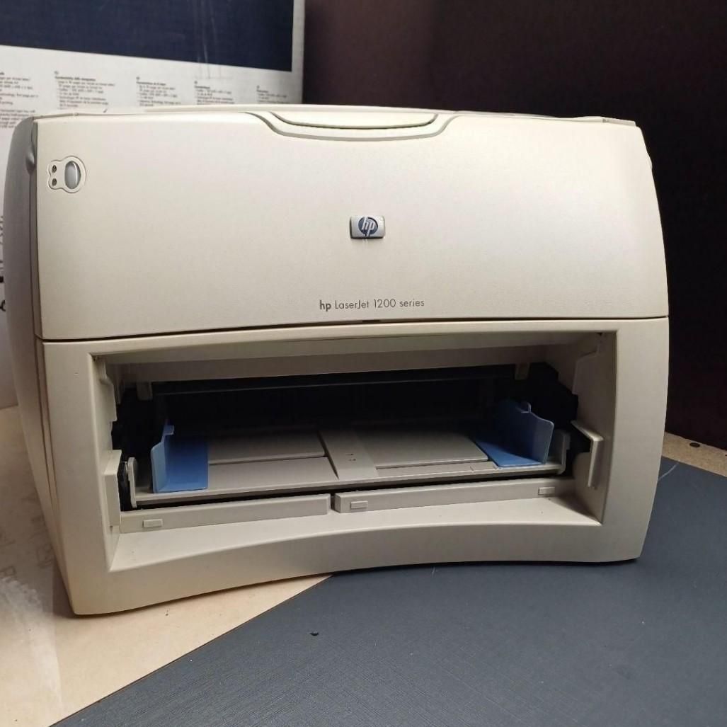 پرینتر لیزری hp1200 کارتریج فول شارژ کاملا سالم|پرینتر، اسکنر، کپی، فکس|تهران, سوهانک|دیوار